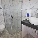 Feine Mitten Im Zentrum Kusadasi