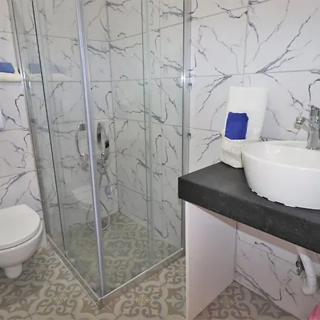 Feine Mitten Im Zentrum Kusadasi