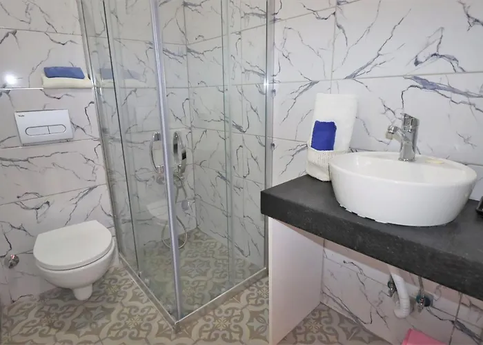 Feine Mitten Im Zentrum Kusadasi